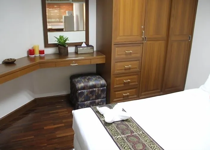 B.s. Court Sathorn Hotel 3*