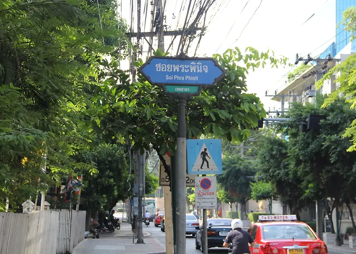 B.s. Court Sathorn Hotel 3*